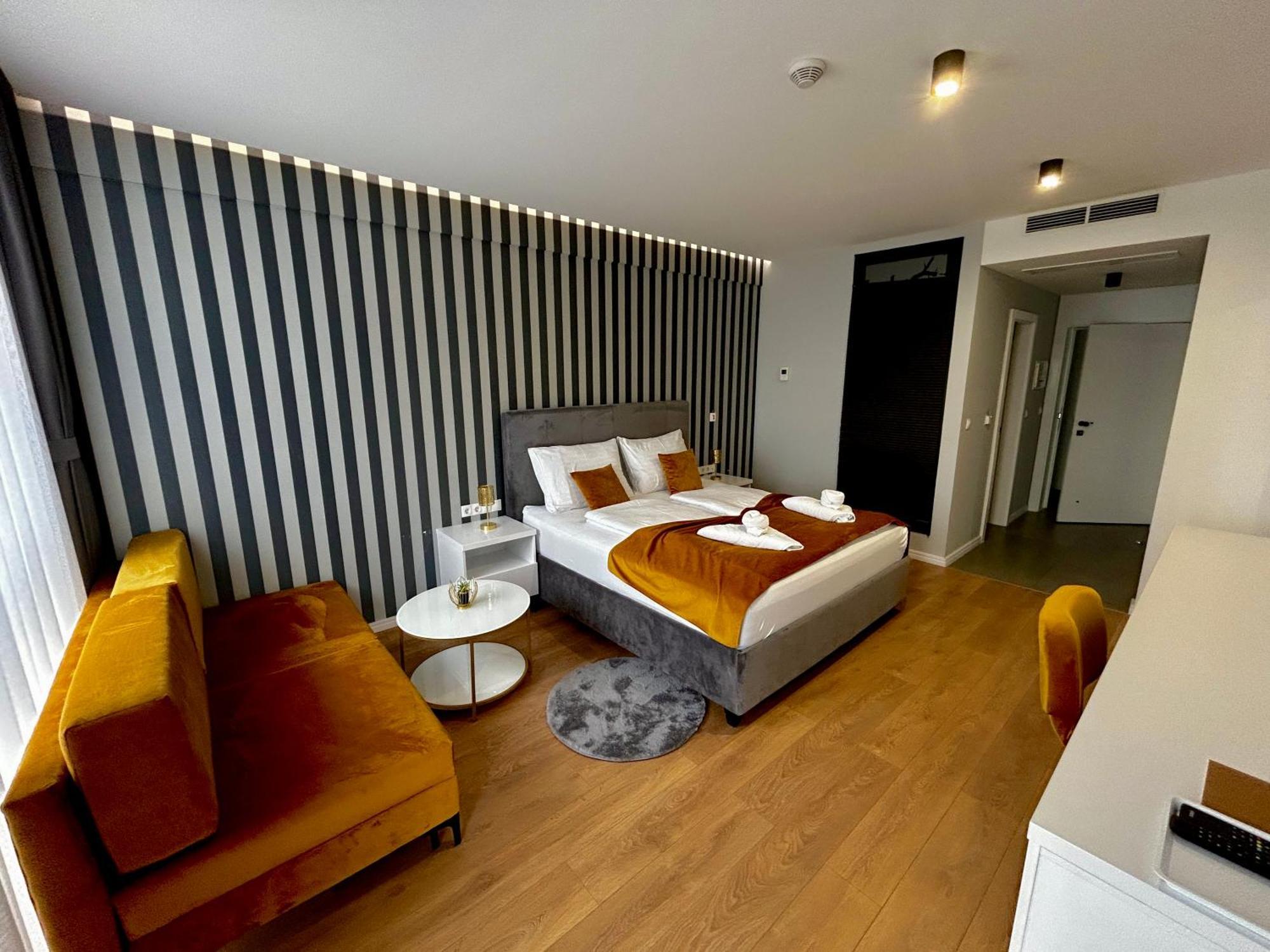 Hotel Gold Jet Bihać מראה חיצוני תמונה