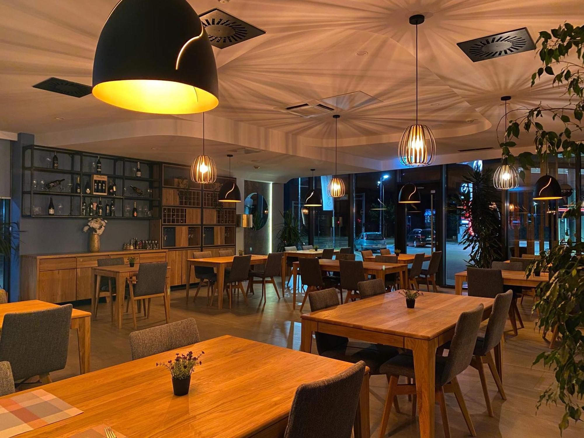 Hotel Gold Jet Bihać מראה חיצוני תמונה